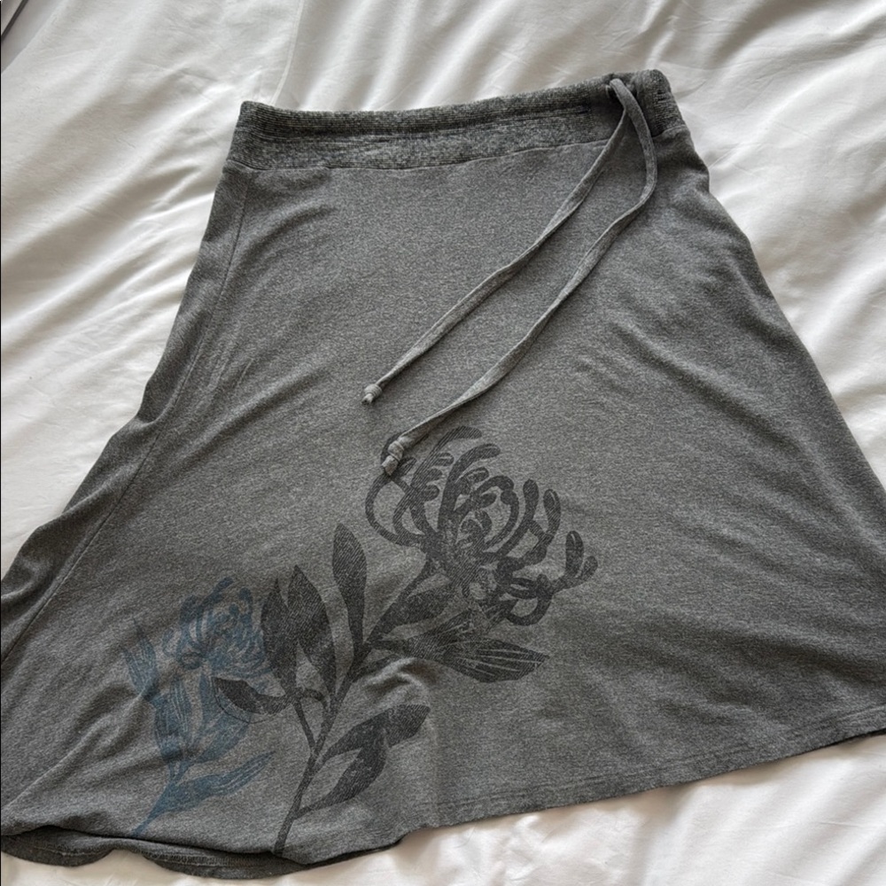 Grey flowy skirt